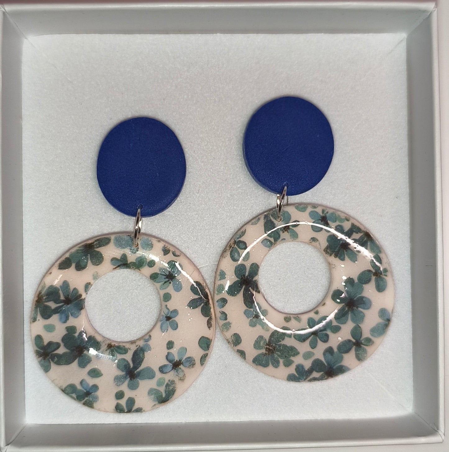 Círculo floral azul
