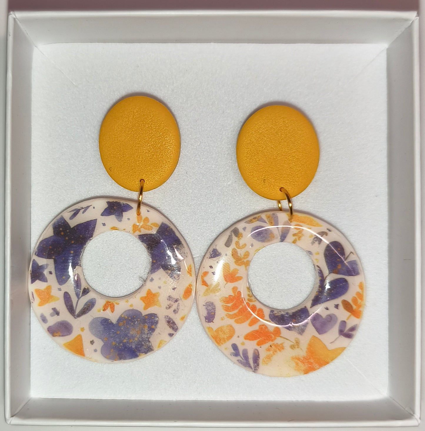 Círculo floral mostaza