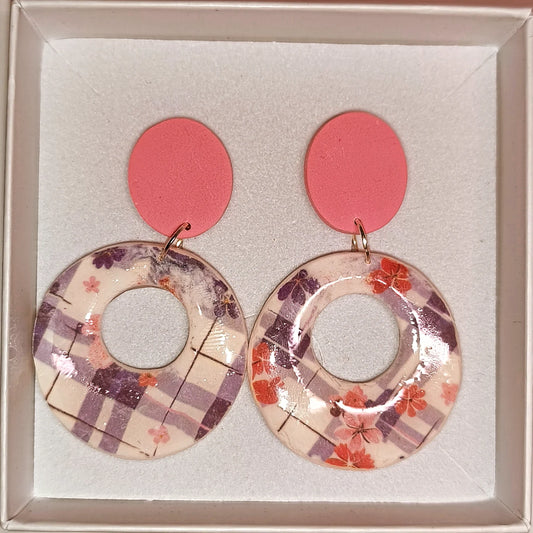 Círculo cuadros rosa